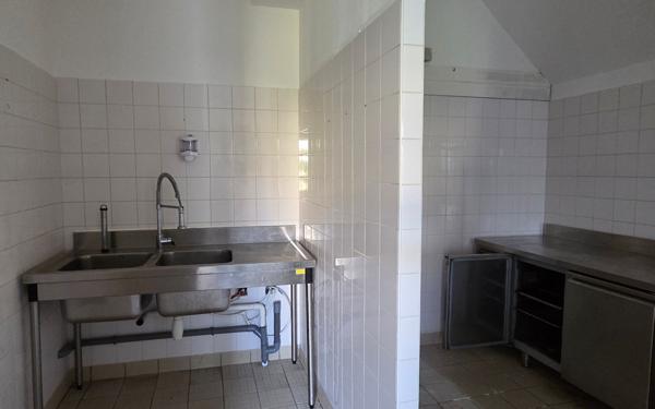 Immeuble à vendre    5 pièces •  Ardillières