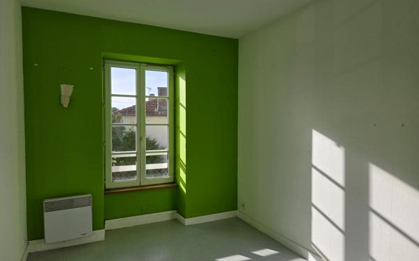 Immeuble à vendre    5 pièces •  Ardillières