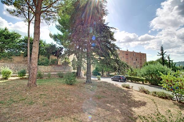 A VENDRE en EXCLUSIVITE à DRAGUIGNAN - Appartement T4 traversant et lumineux - 65m2
