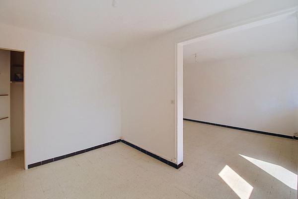 A VENDRE en EXCLUSIVITE à DRAGUIGNAN - Appartement T4 traversant et lumineux - 65m2