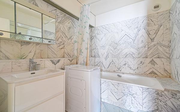 Appartement à vendre    2 pièces • 60,60 m2 Paris 12