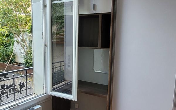 Appartement à louer    3 pièces • 48,61 m2 Issy-les-Moulineaux