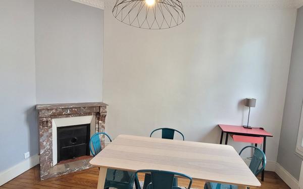 Appartement à louer    3 pièces • 48,61 m2 Issy-les-Moulineaux