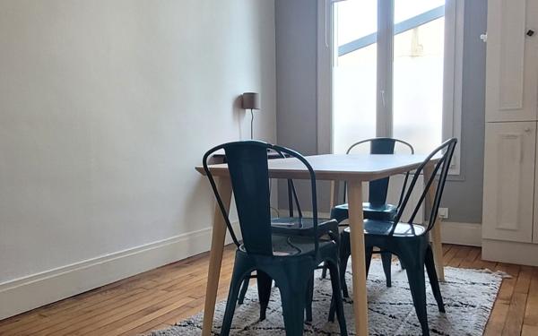Appartement à louer    3 pièces • 48,61 m2 Issy-les-Moulineaux