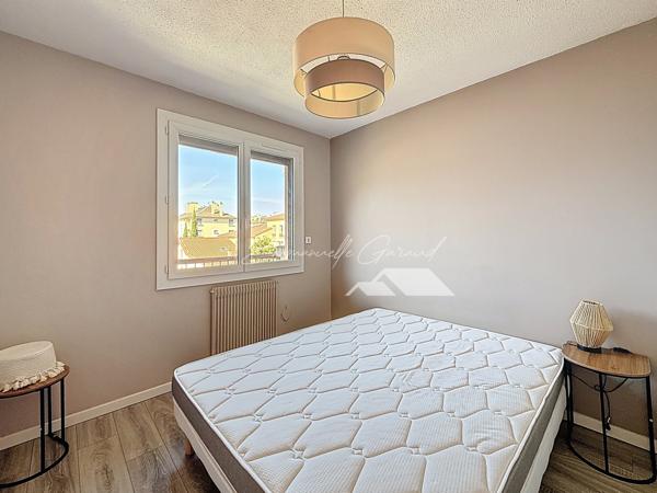 Millau (12100) Appartement Type 2 rénové / Balcon / Vue dégagée / Cave