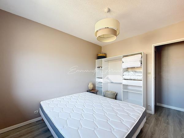 Millau (12100) Appartement Type 2 rénové / Balcon / Vue dégagée / Cave