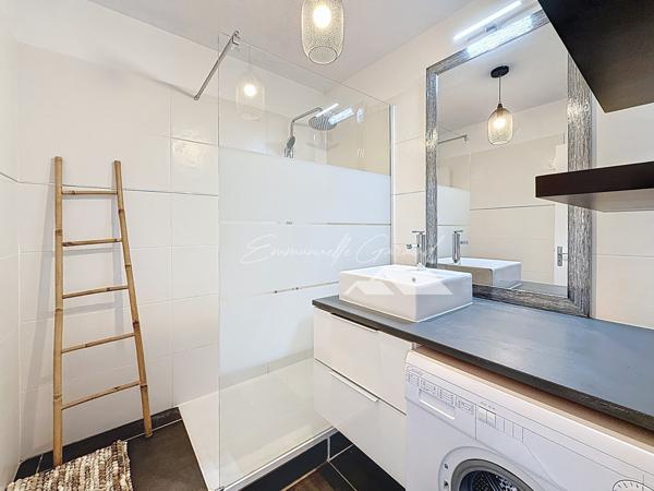 Millau (12100) Appartement Type 2 rénové / Balcon / Vue dégagée / Cave