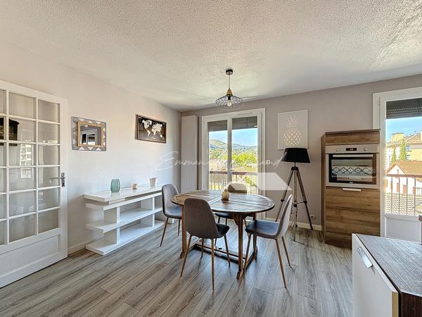 Millau (12100) Appartement Type 2 rénové / Balcon / Vue dégagée / Cave