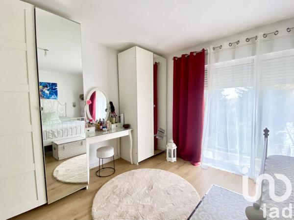 Maison traditionnelle 7 pièces de 158 m² à Moissy-Cramayel (77550)