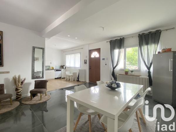 Maison traditionnelle 7 pièces de 158 m² à Moissy-Cramayel (77550)