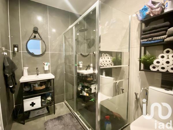 Maison traditionnelle 7 pièces de 158 m² à Moissy-Cramayel (77550)