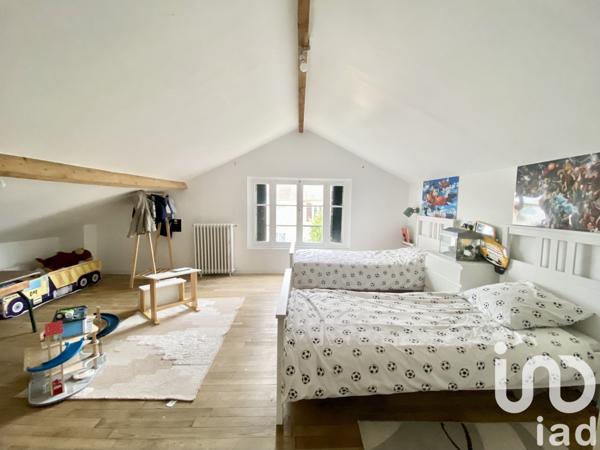 Maison traditionnelle 7 pièces de 158 m² à Moissy-Cramayel (77550)