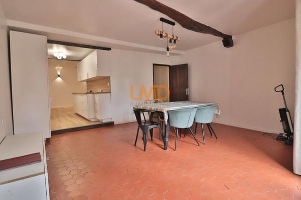 Saint Maximin – Maison de ville rénovée – Terrasse 27m2 – Garage