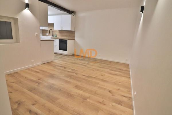 Saint Maximin – Maison de ville rénovée – Terrasse 27m2 – Garage