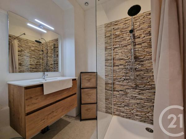 Maison à vendre  5 pièces - 110 m 2   ANGOULEME  - 16
