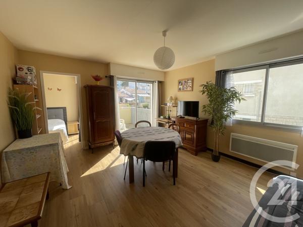 Appartement F3 à vendre  3 pièces - 38,69 m 2   SOULAC SUR MER  - 33