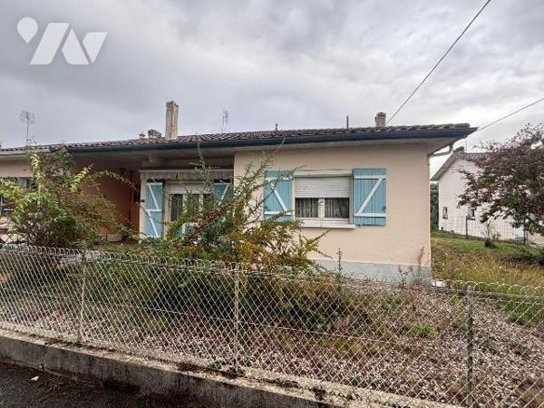 A VENDRE, Gironde, proche Bordeaux, BLANQUEFORT Centre, quartier Saturne, sur un terrain de 729...