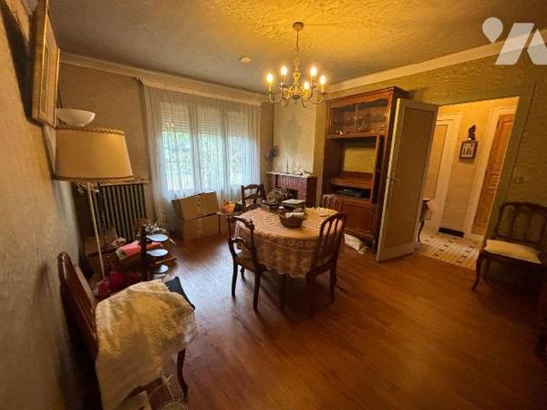 A VENDRE, Gironde, proche Bordeaux, BLANQUEFORT Centre, quartier Saturne, sur un terrain de 729...