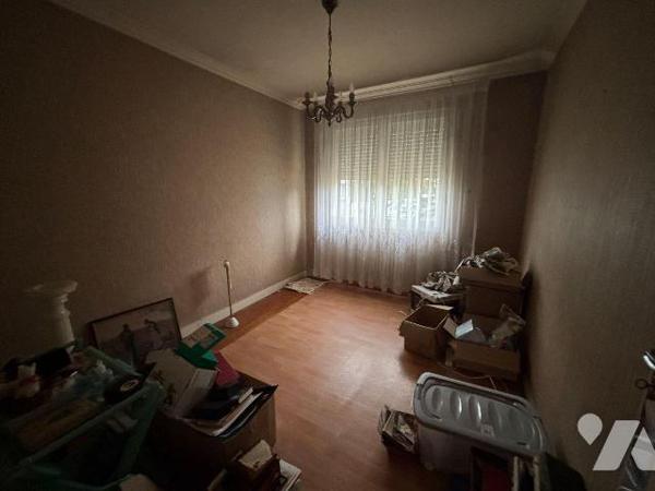 A VENDRE, Gironde, proche Bordeaux, BLANQUEFORT Centre, quartier Saturne, sur un terrain de 729...