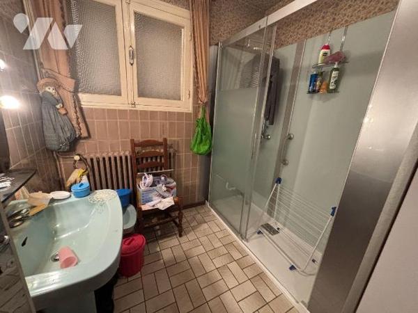A VENDRE, Gironde, proche Bordeaux, BLANQUEFORT Centre, quartier Saturne, sur un terrain de 729...