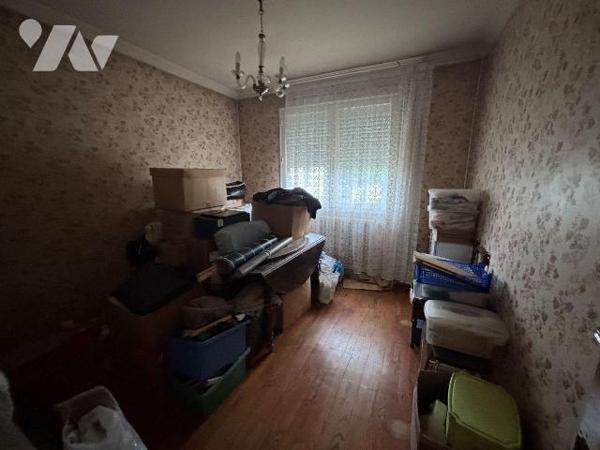 A VENDRE, Gironde, proche Bordeaux, BLANQUEFORT Centre, quartier Saturne, sur un terrain de 729...