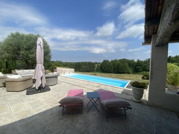 Maison à vendre à Mirambeau (17150) - Charente-Maritime