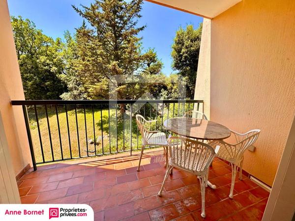 Appartement 2 pièces 26 m2 avec terrasse, parking et garage en sous-sol