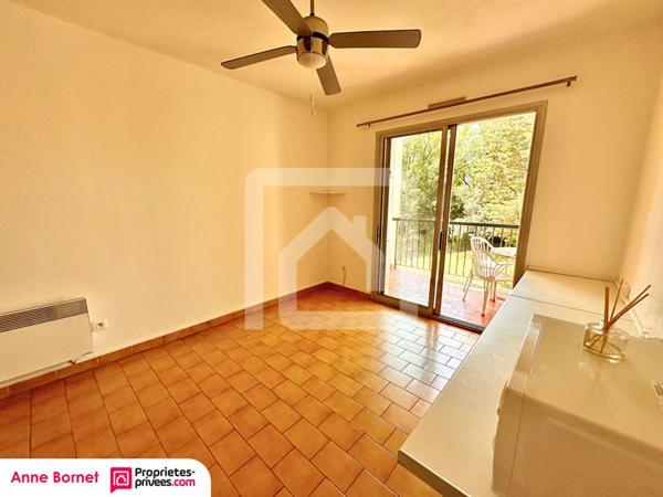 Appartement 2 pièces 26 m2 avec terrasse, parking et garage en sous-sol