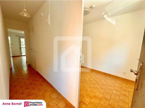 Appartement 2 pièces 26 m2 avec terrasse, parking et garage en sous-sol