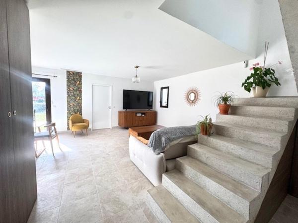 MAISON CONTEMPORAINE DE 2025 VILLEVIELLE