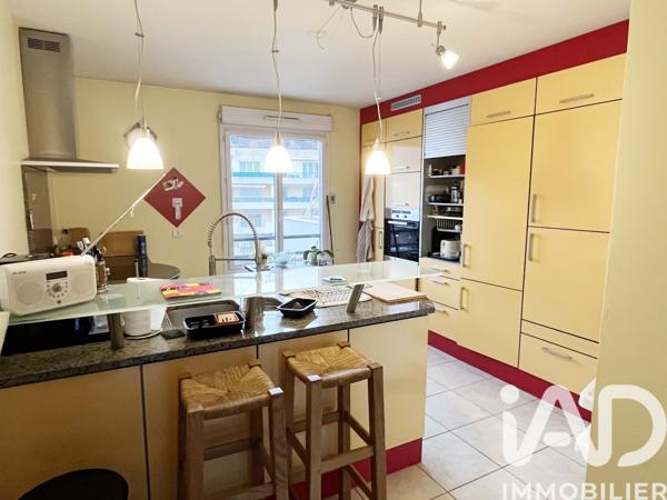Appartement à vendre 4 pièces 126 m² Saint-Genis-Pouilly