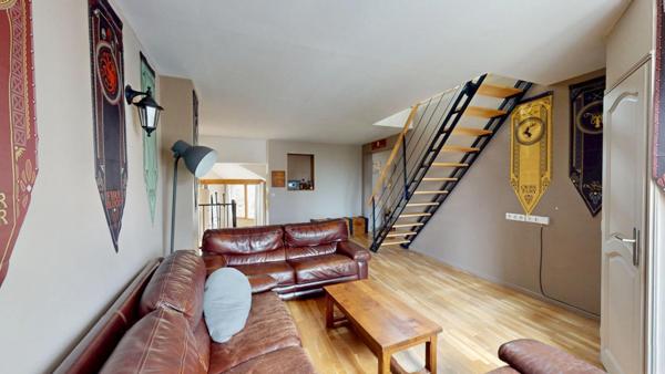 BÂTISSE ATYPIQUE 190 M2 PRIX 315 000