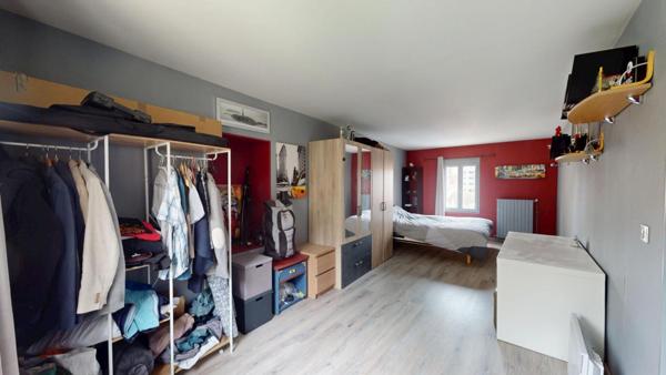 BÂTISSE ATYPIQUE 190 M2 PRIX 315 000