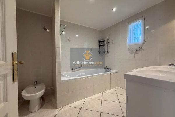 Vente                                                      Maison
                        
                     4 pièces                      95 m2                     à Apt