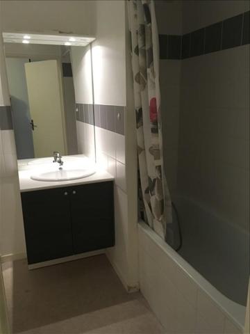 Appartement
                                                                                                                                                                                                                                                                                                                        3 pièce(s)                                                                                                                                                                                                          2 chambre(s)                                                                                                                                                                                                          63  m²