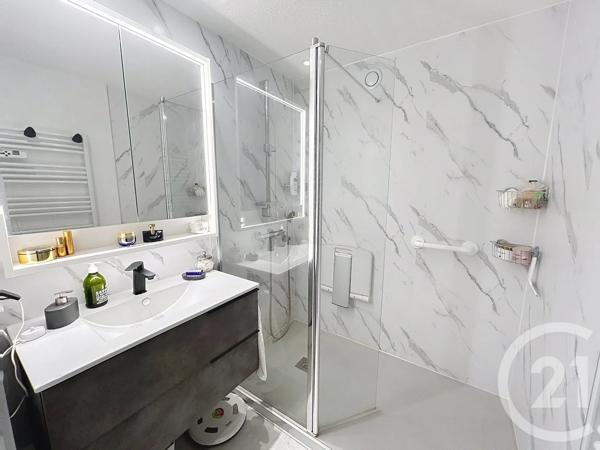 Appartement F3 à vendre  3 pièces - 70,25 m 2   MANDELIEU LA NAPOULE  - 06