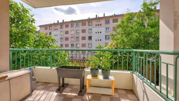 Grand T5 familial 135 m² avec balcons, double garage et cave – Tassin-la-Demi-Lune