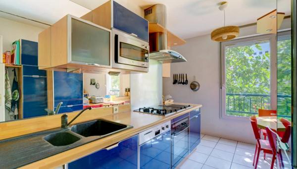 Grand T5 familial 135 m² avec balcons, double garage et cave – Tassin-la-Demi-Lune