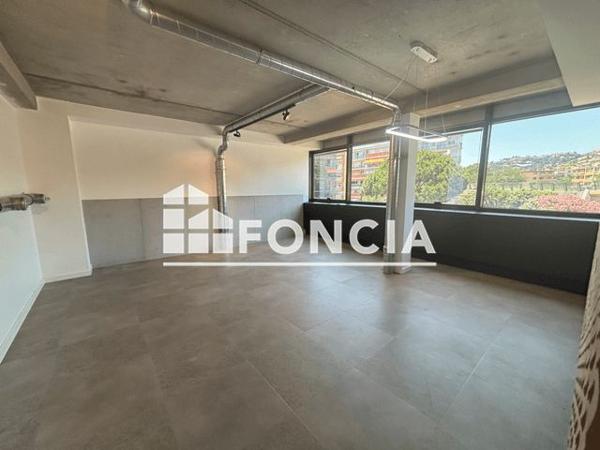 À vendre Local commercial 50.66 m² - Mandelieu-la-napoule 06210