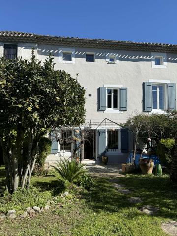 Élégante maison de caractère avec jardin