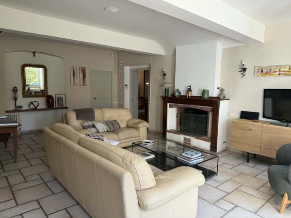 Élégante maison de caractère avec jardin