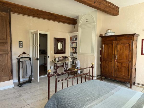 Élégante maison de caractère avec jardin
