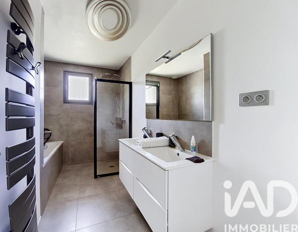 Maison à vendre 5 pièces 160 m² Grézieu-la-Varenne