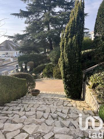 Maison traditionnelle 11 pièces de 190 m² à Paron (89100)