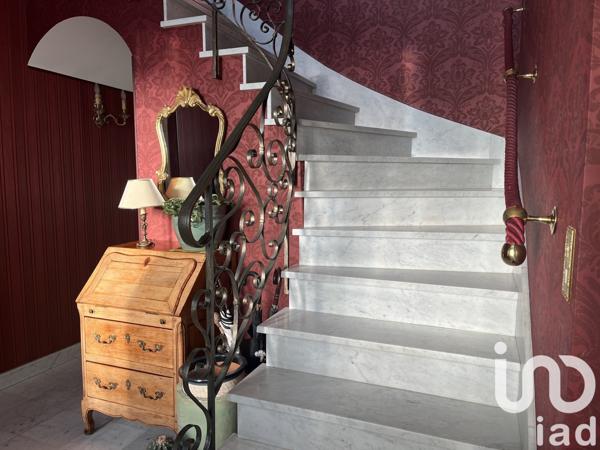 Maison traditionnelle 11 pièces de 190 m² à Paron (89100)