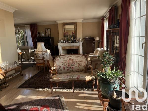 Maison traditionnelle 11 pièces de 190 m² à Paron (89100)