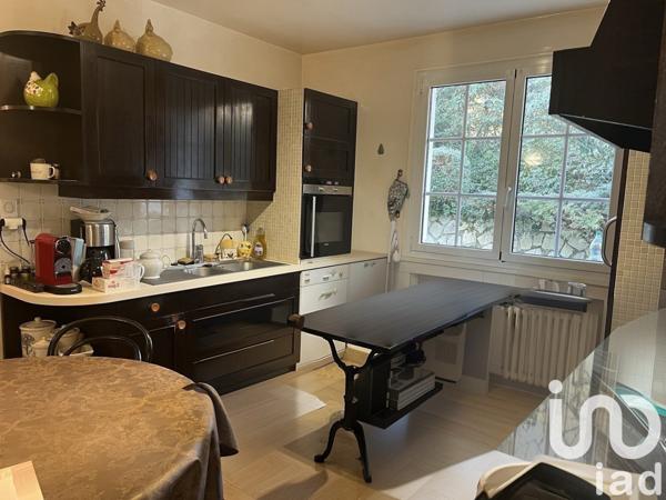 Maison traditionnelle 11 pièces de 190 m² à Paron (89100)