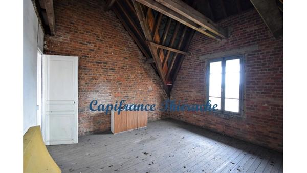 Dpt Aisne (02), sur Hirson, à vendre Demeure de caractère de 194.85m² de surface habitable sur parcelle de 772m²