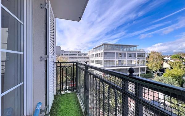 Appartement à vendre    3 pièces • 53,03 m2 Suresnes