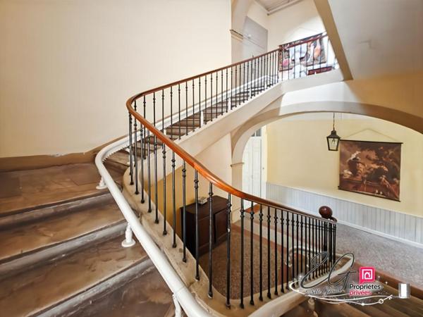 Appartement bourgeois d'exception de 284 m² avec terrasse, balcon filant et vue sur le parc